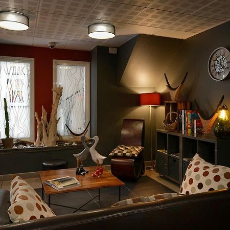 Logis Hotel & Restaurant Le Pardaillan Gondrin Eksteriør bilde