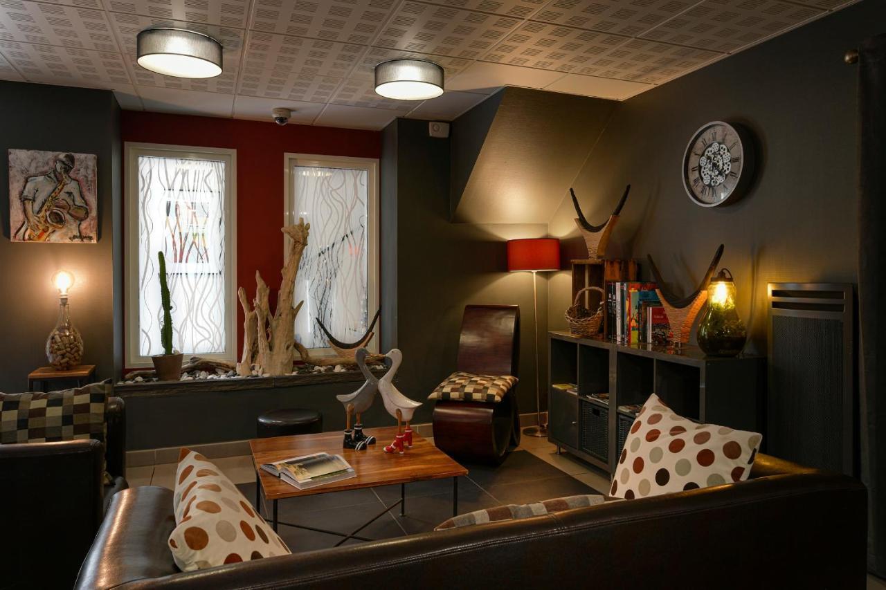 Logis Hotel & Restaurant Le Pardaillan Gondrin Eksteriør bilde