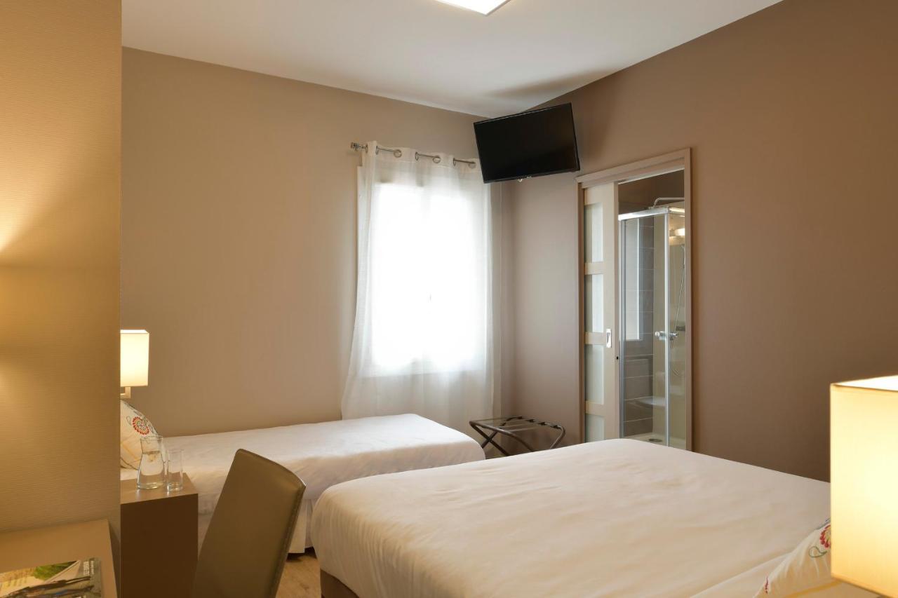 Logis Hotel & Restaurant Le Pardaillan Gondrin Eksteriør bilde