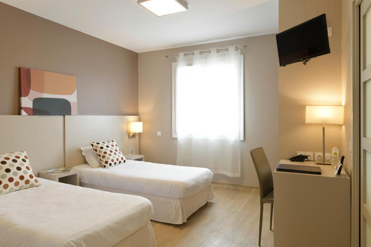 Logis Hotel & Restaurant Le Pardaillan Gondrin Eksteriør bilde