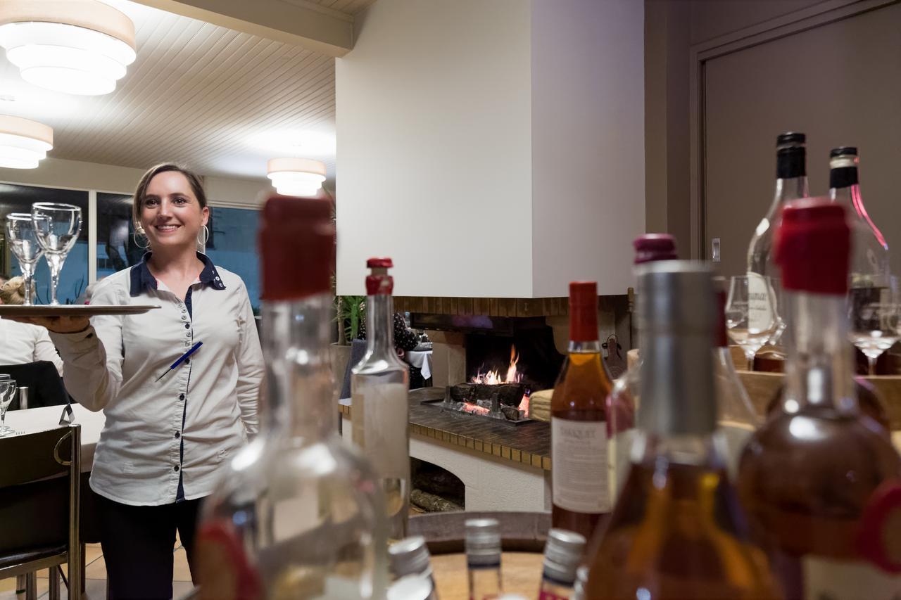 Logis Hotel & Restaurant Le Pardaillan Gondrin Eksteriør bilde