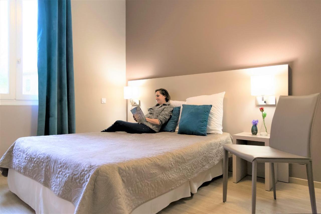 Logis Hotel & Restaurant Le Pardaillan Gondrin Eksteriør bilde